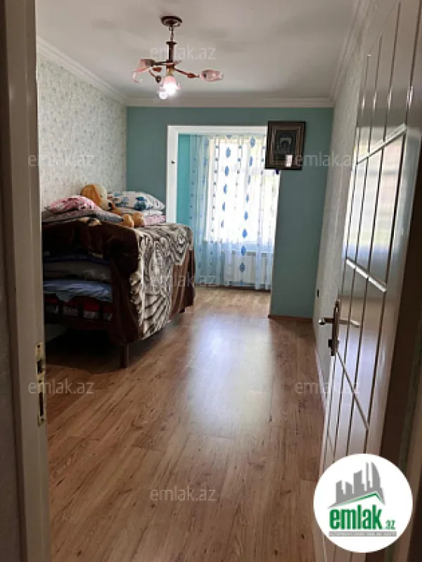 Satılır 4 otaqlı köhnə tikili 116 m²