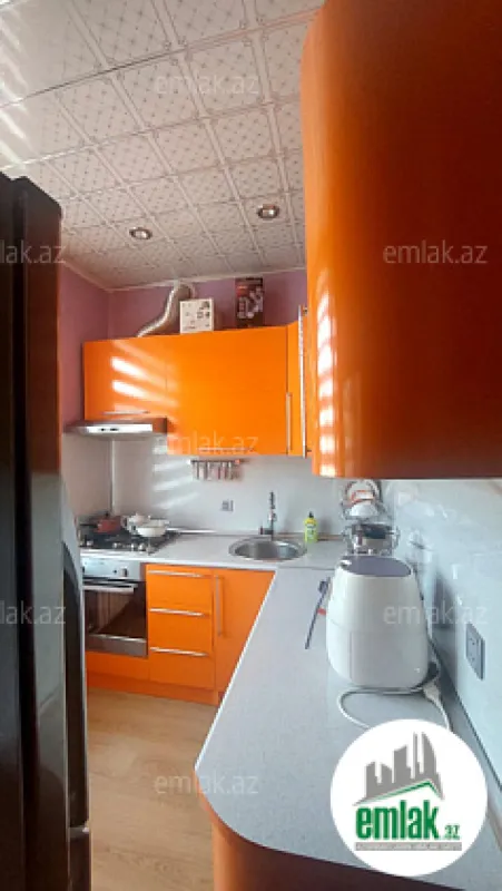 Satılır 1 otaqlı köhnə tikili 40 m²