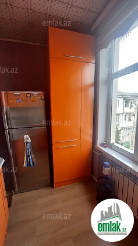 Satılır 1 otaqlı köhnə tikili 40 m²