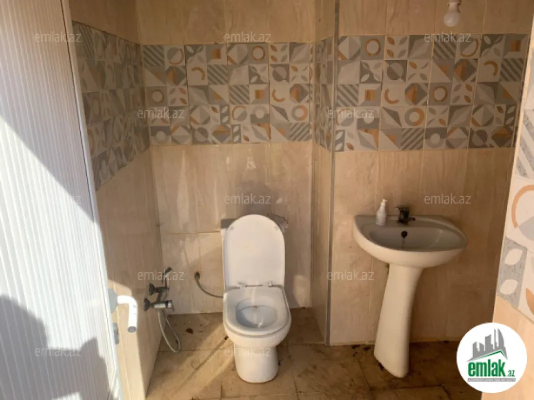 Satılır 7 otaqlı mənzil 250 m²