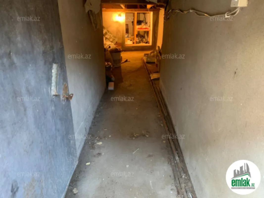 Satılır 7 otaqlı mənzil 250 m²