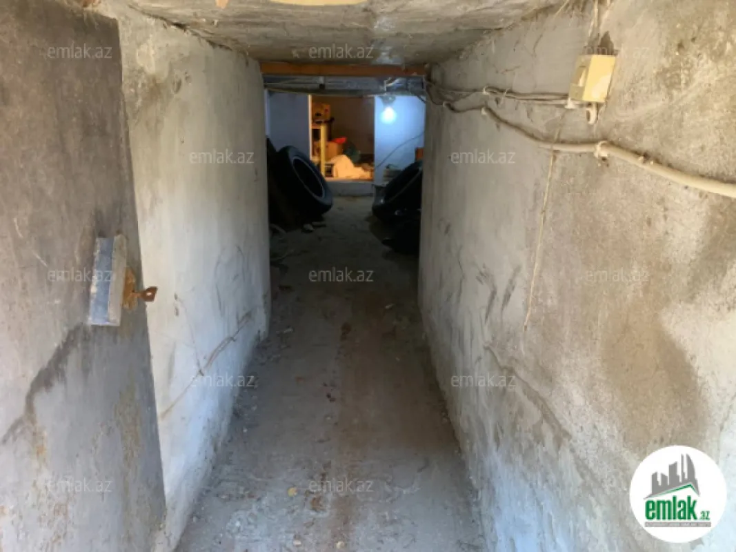 Satılır 7 otaqlı mənzil 250 m²