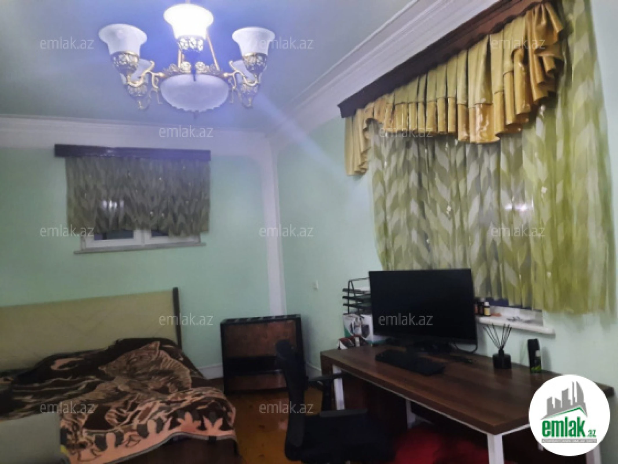 Satılır 7 otaqlı mənzil 250 m²