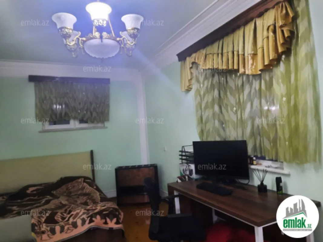 Satılır 7 otaqlı mənzil 250 m²