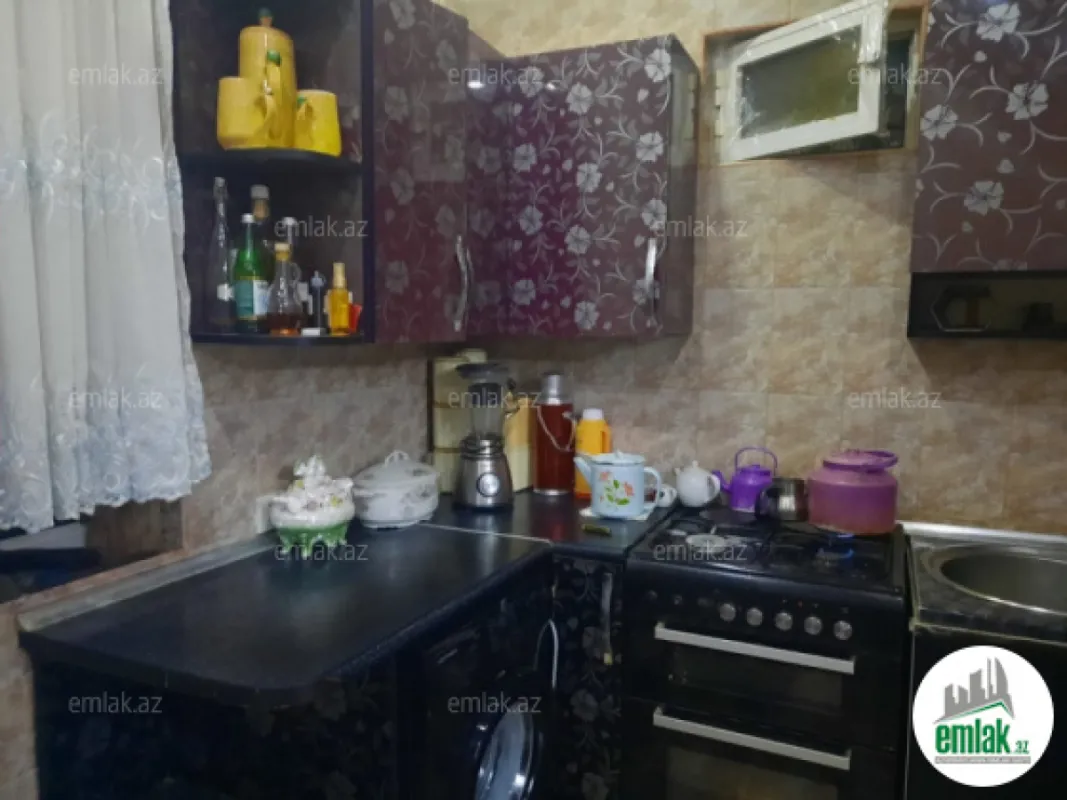 Satılır 7 otaqlı mənzil 250 m²
