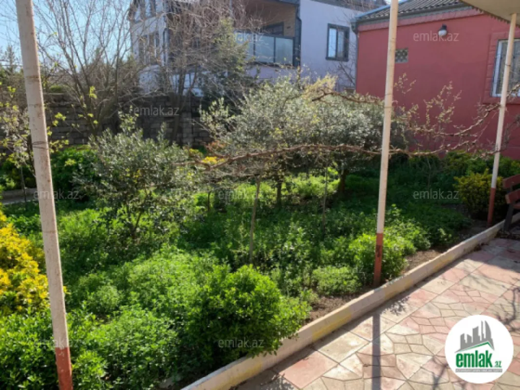 Satılır 7 otaqlı mənzil 250 m²