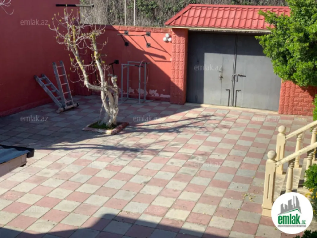Satılır 7 otaqlı mənzil 250 m²
