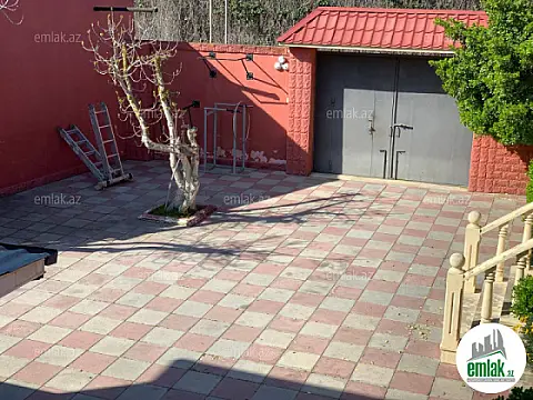 Satılır 7 otaqlı mənzil 250 m²