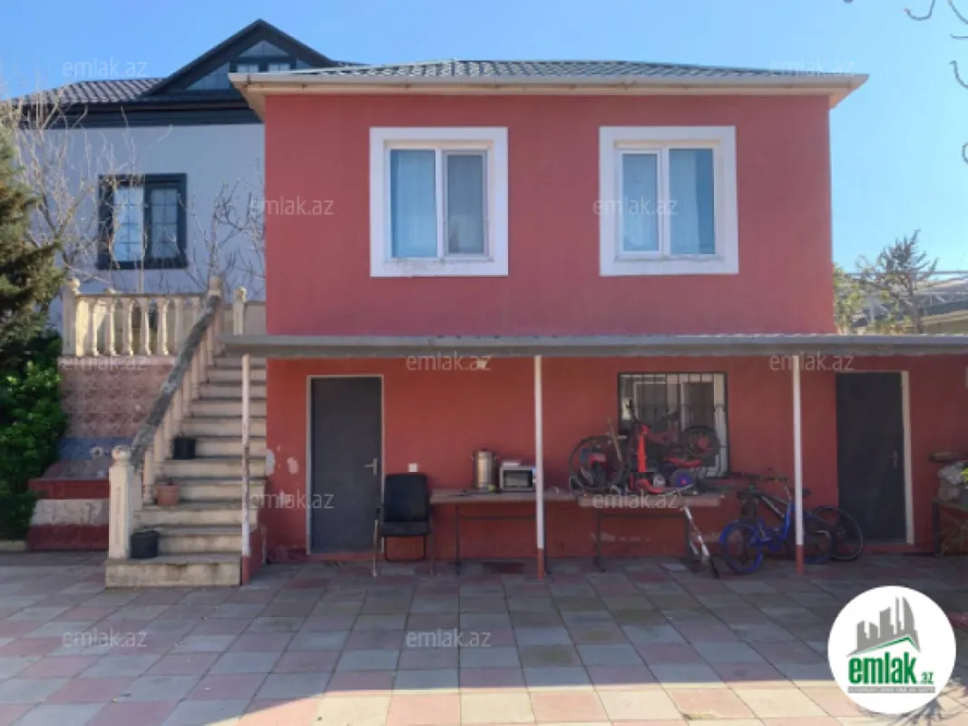 Satılır 7 otaqlı mənzil 250 m²