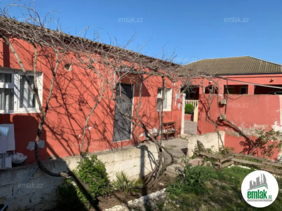 Satılır 7 otaqlı mənzil 250 m²