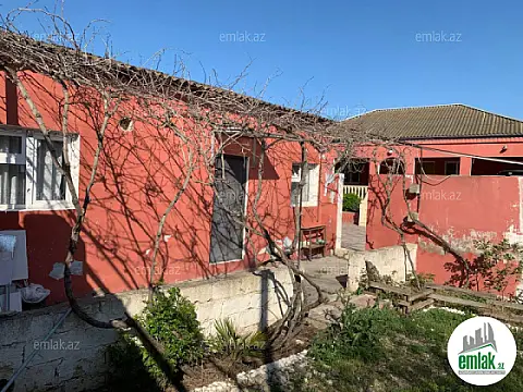 Satılır 7 otaqlı mənzil 250 m²