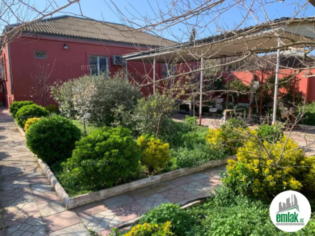 Satılır 7 otaqlı mənzil 250 m²