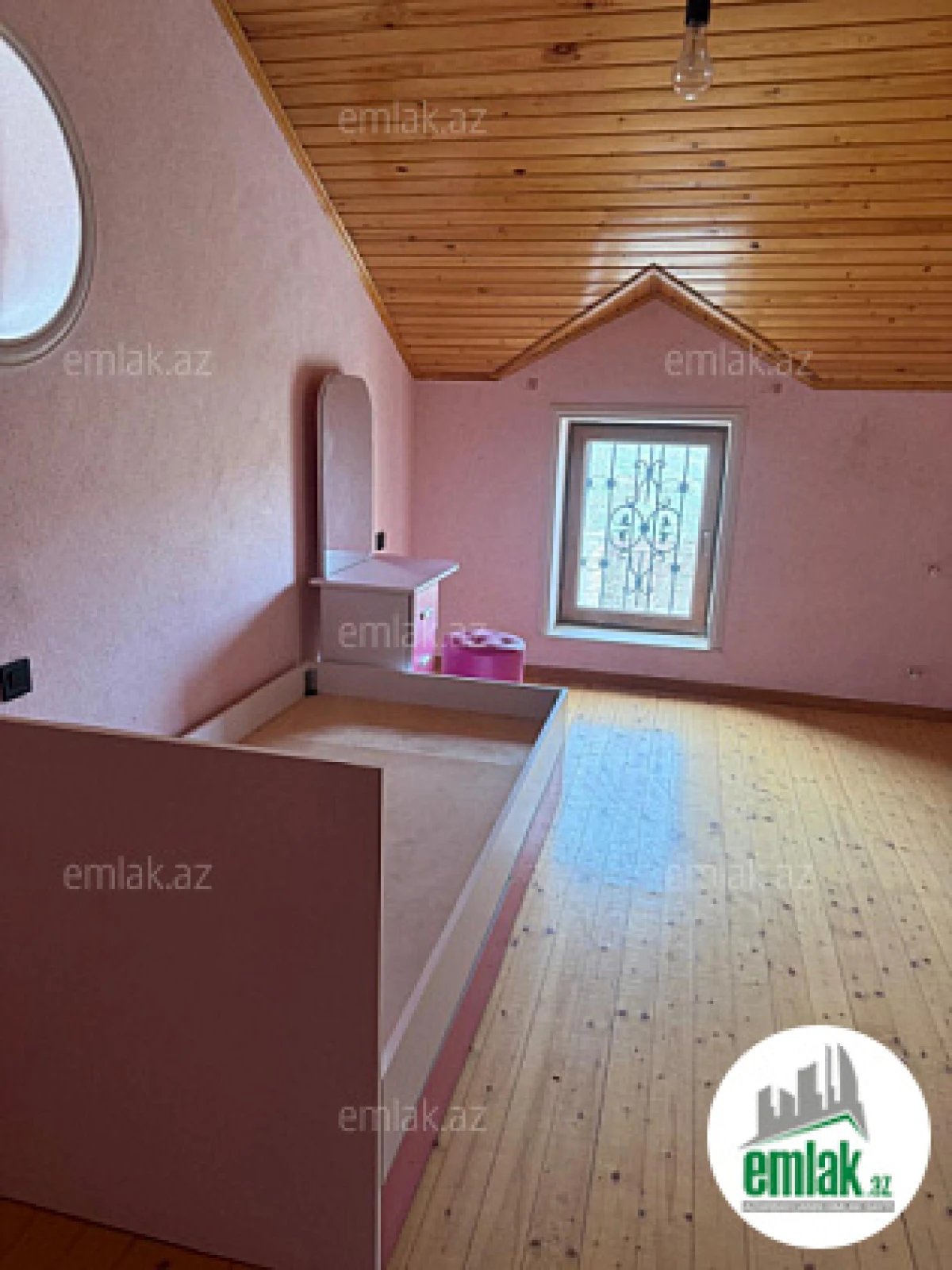 Satılır 5 otaqlı həyət evi 145 m²
