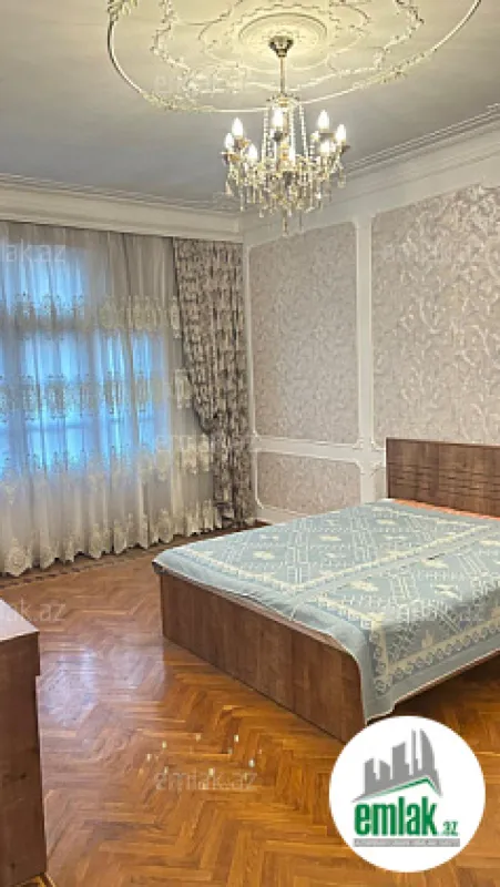 Satılır 3 otaqlı köhnə tikili 90 m²