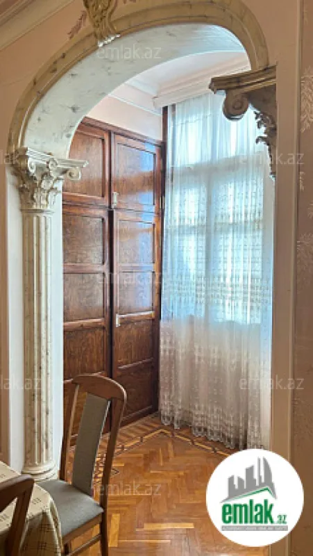 Satılır 3 otaqlı köhnə tikili 90 m²