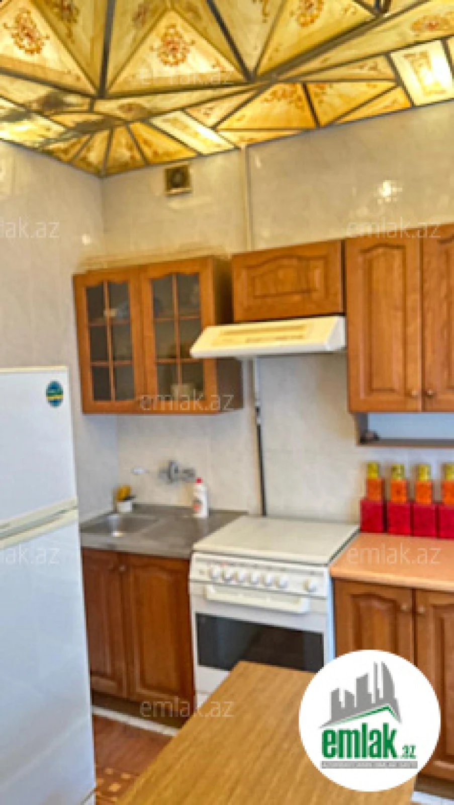 Satılır 3 otaqlı köhnə tikili 90 m²