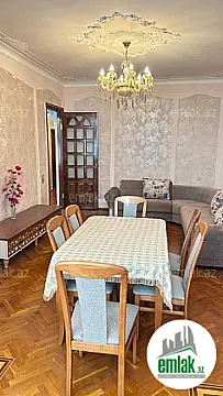 Satılır 3 otaqlı köhnə tikili 90 m²