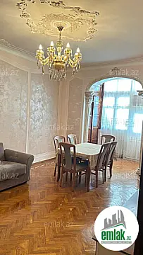 Satılır 3 otaqlı köhnə tikili 90 m²