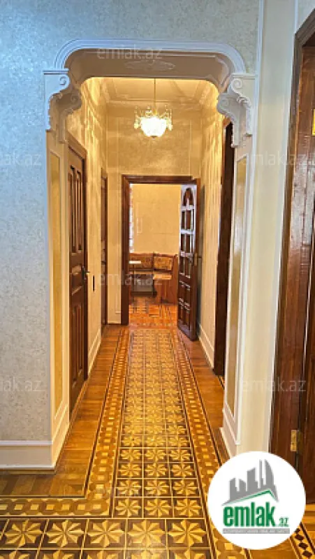 Satılır 3 otaqlı köhnə tikili 90 m²