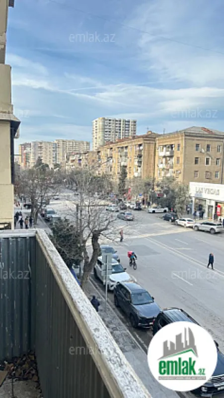 Satılır 3 otaqlı köhnə tikili 90 m²