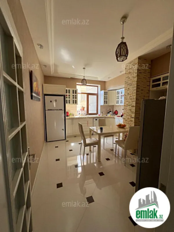 Satılır 4 otaqlı yeni tikili 161 m²