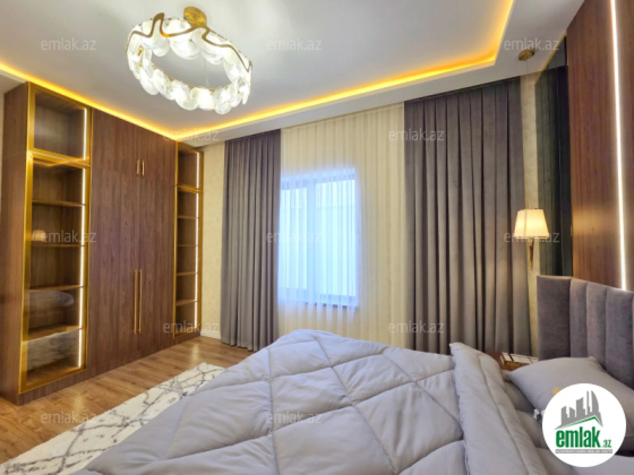 Satılır 4 otaqlı mənzil 120 m²