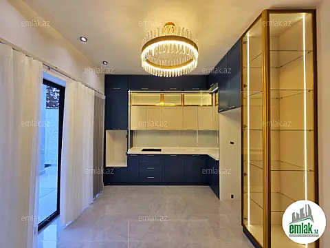 Satılır 4 otaqlı mənzil 120 m²