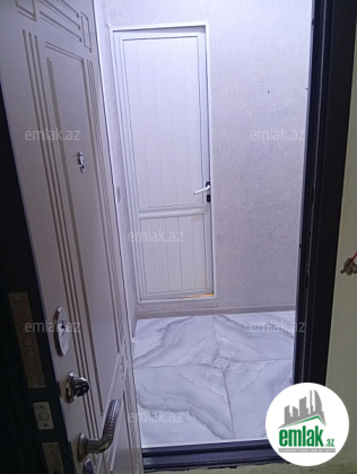 Satılır 2 otaqlı köhnə tikili 51 m²