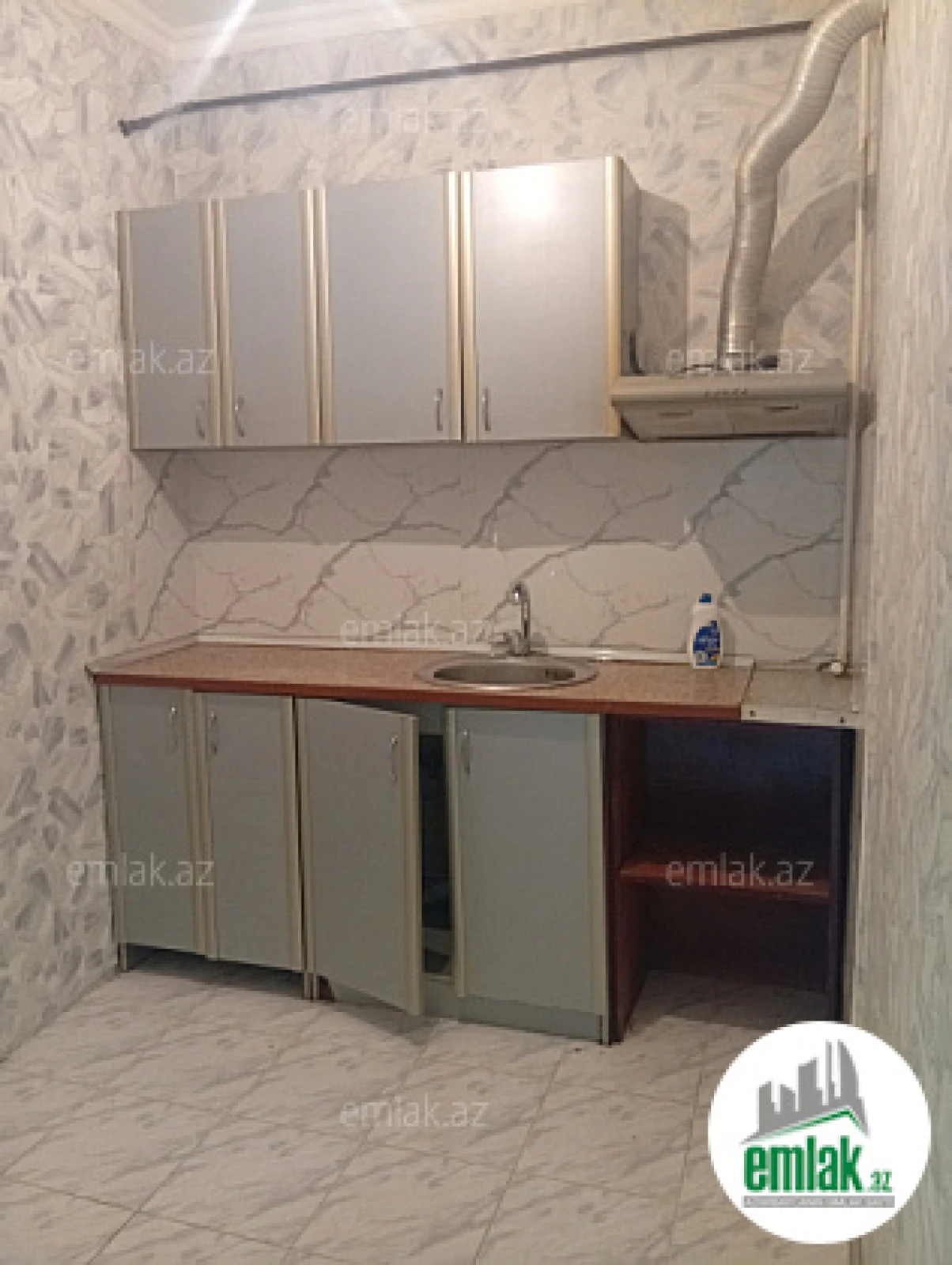 Satılır 2 otaqlı köhnə tikili 51 m²