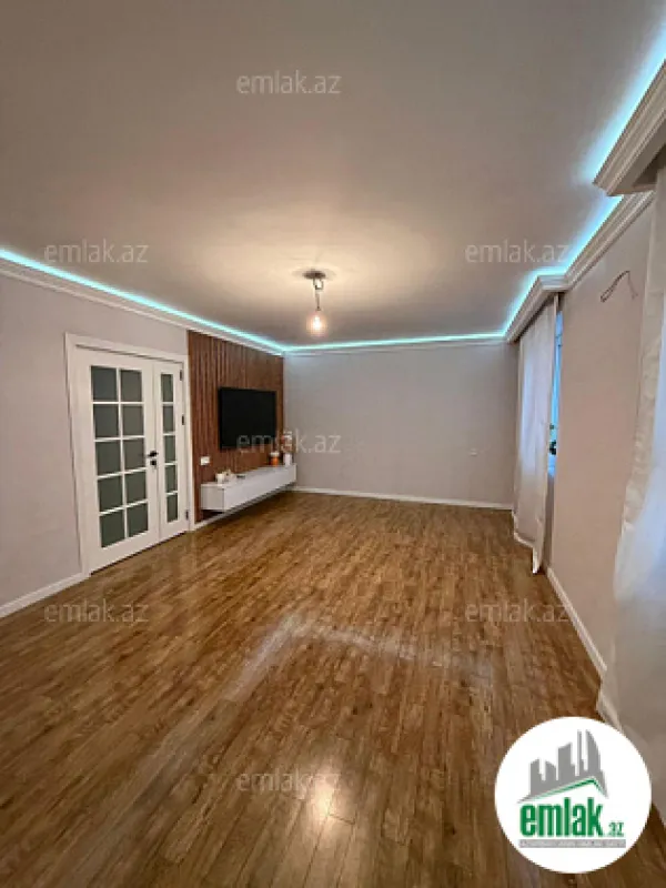 Satılır 5 otaqlı köhnə tikili 120 m²