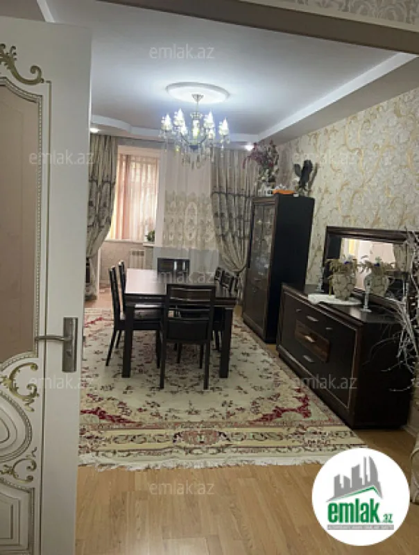 Satılır 4 otaqlı köhnə tikili 110 m²