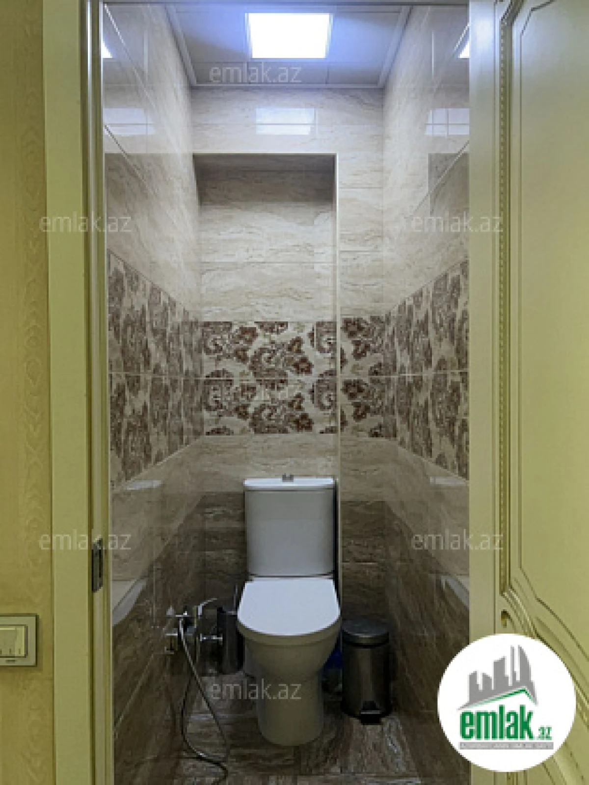 Satılır 4 otaqlı köhnə tikili 110 m²