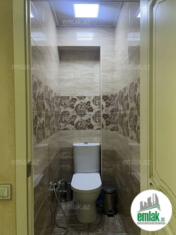 Satılır 4 otaqlı köhnə tikili 110 m²