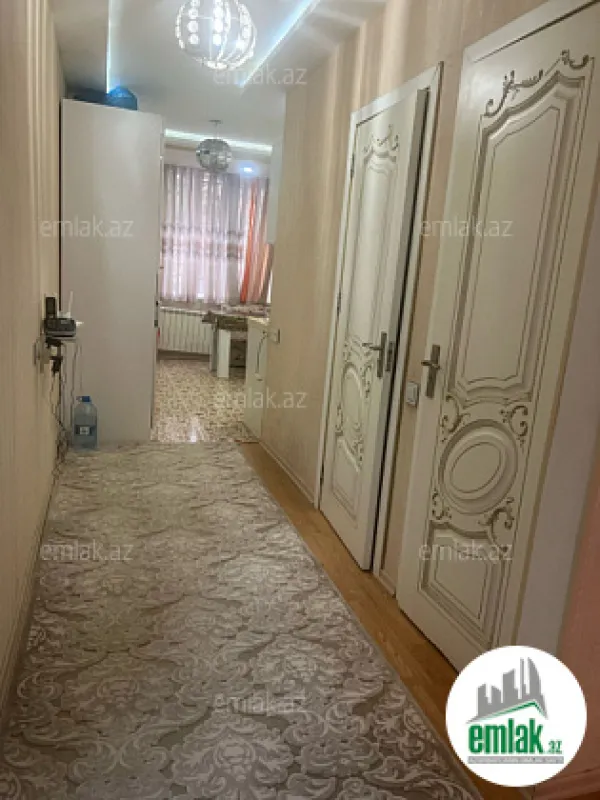 Satılır 4 otaqlı köhnə tikili 110 m²
