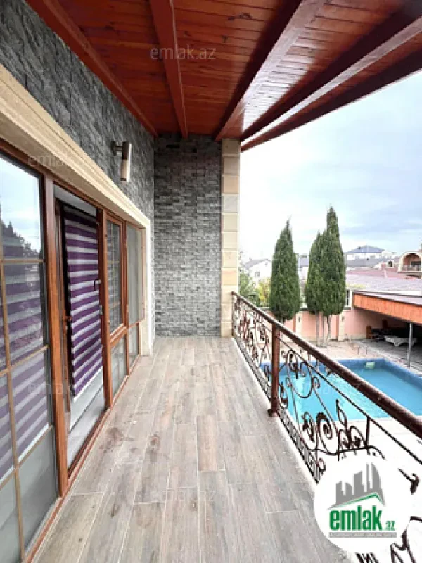 Satılır 5 otaqlı mənzil 220 m²
