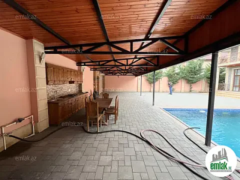 Satılır 5 otaqlı mənzil 220 m²
