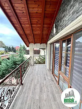 Satılır 5 otaqlı mənzil 220 m²