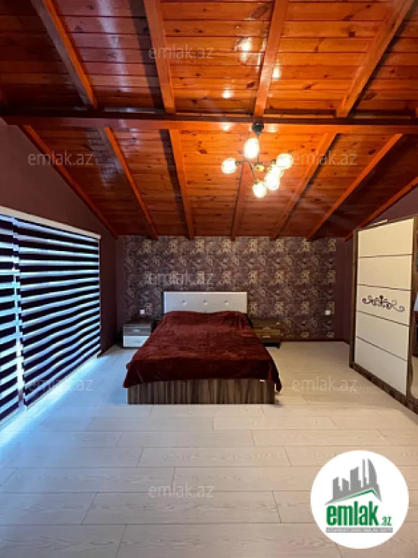Satılır 5 otaqlı mənzil 220 m²