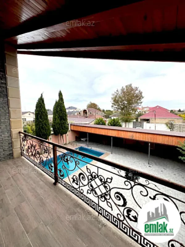 Satılır 5 otaqlı mənzil 220 m²