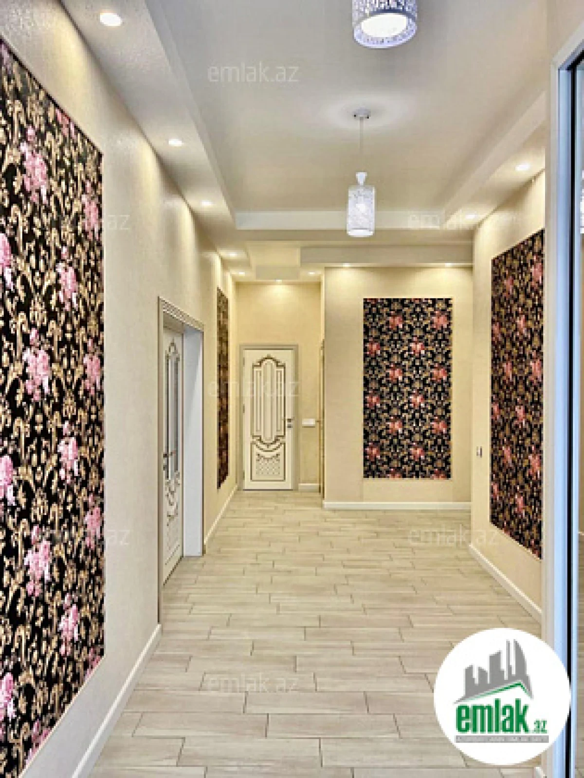 Satılır 5 otaqlı mənzil 220 m²