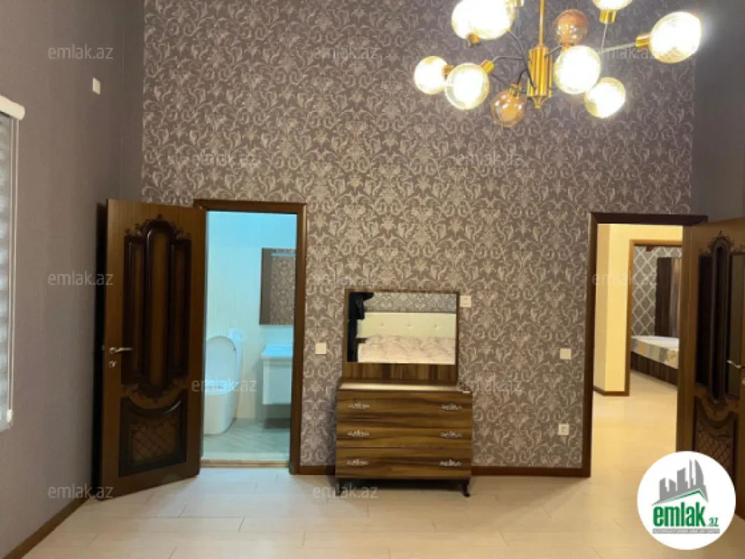 Satılır 5 otaqlı mənzil 220 m²