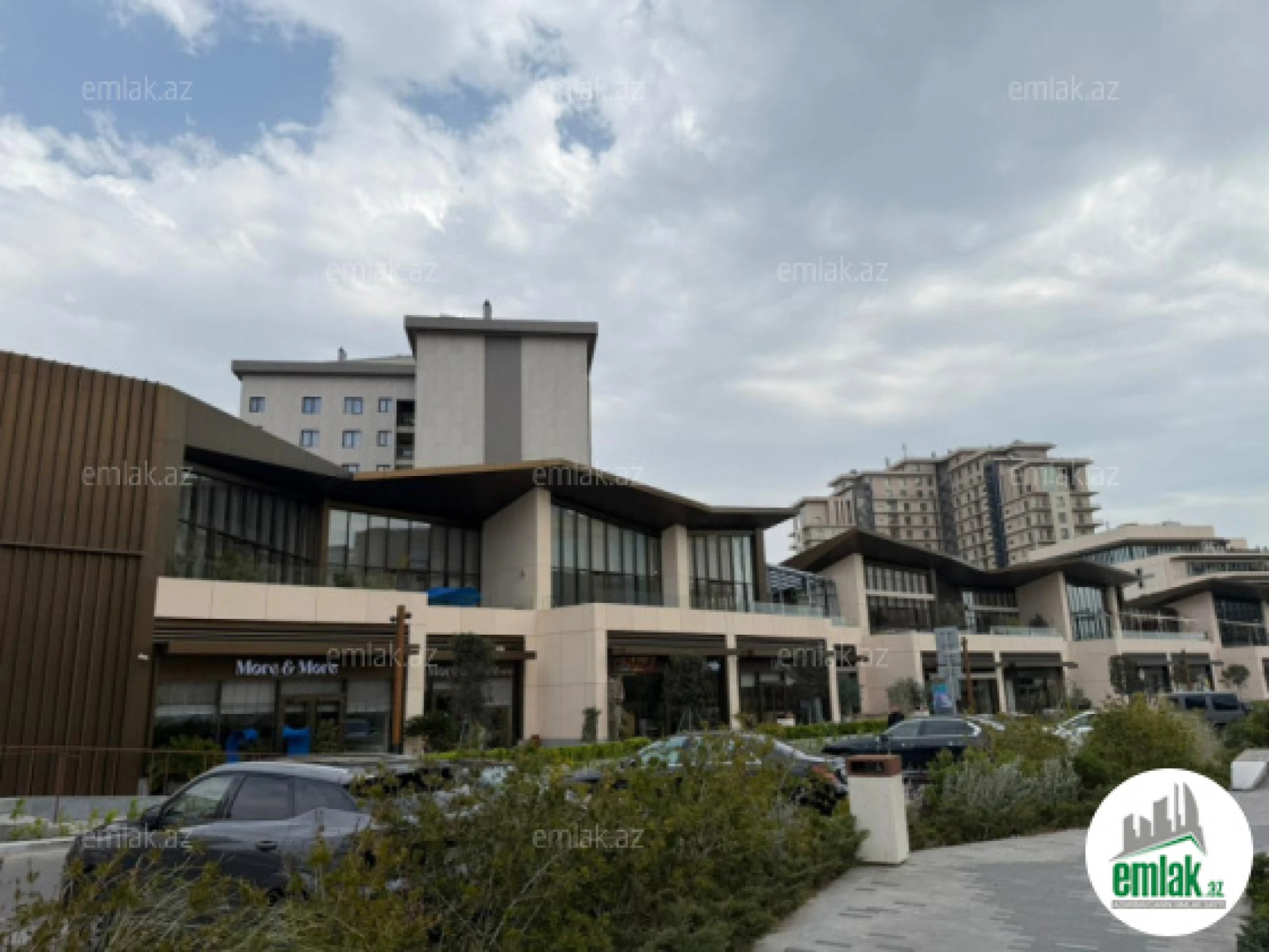 Satılır 2 otaqlı köhnə tikili 76 m²