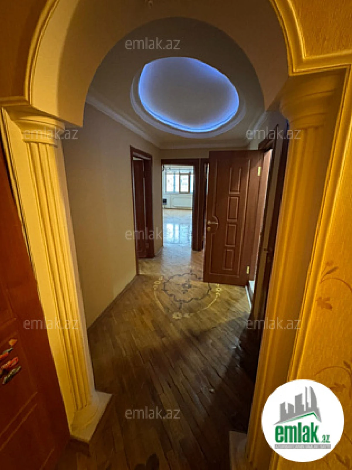 Satılır 2 otaqlı köhnə tikili 76 m²