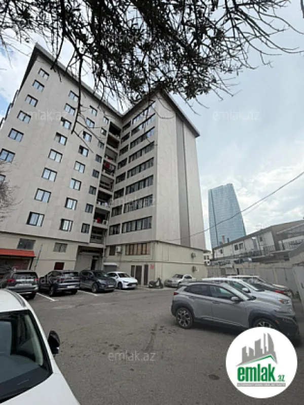 Satılır 2 otaqlı köhnə tikili 76 m²