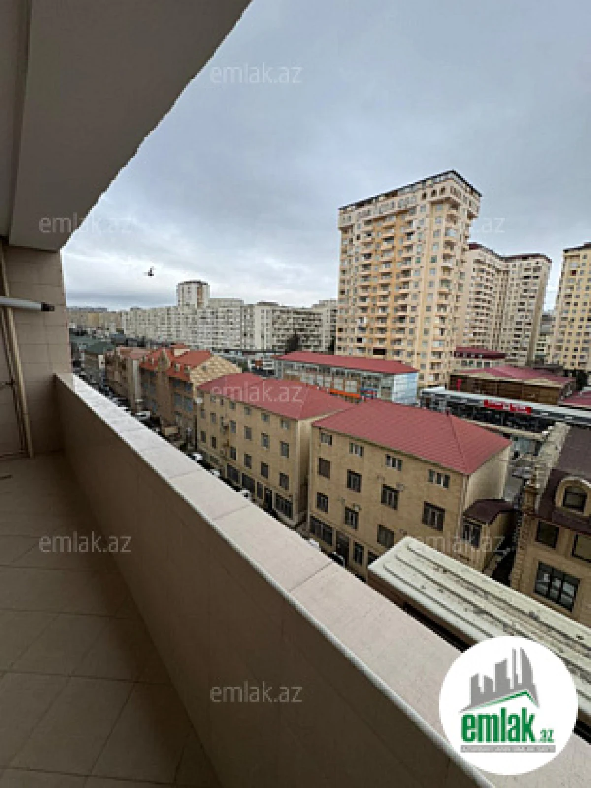 Satılır 3 otaqlı yeni tikili 130 m²