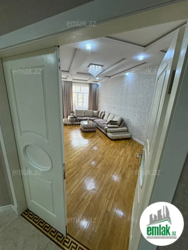 Satılır 3 otaqlı yeni tikili 130 m²