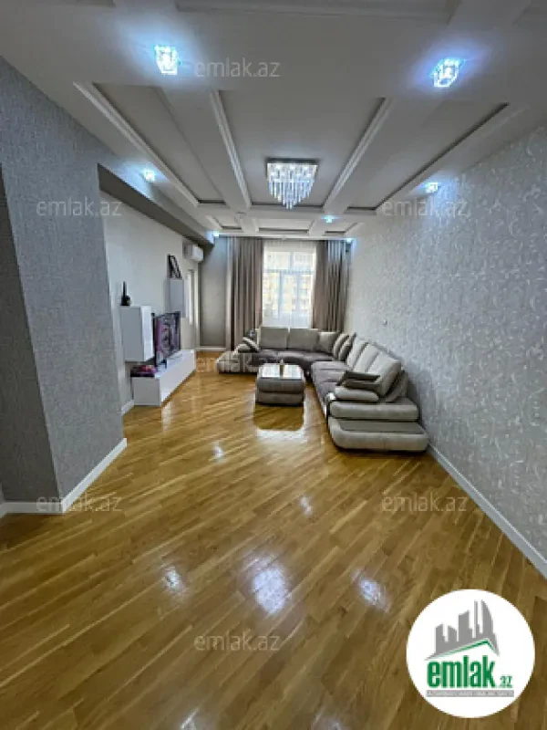 Satılır 3 otaqlı yeni tikili 130 m²