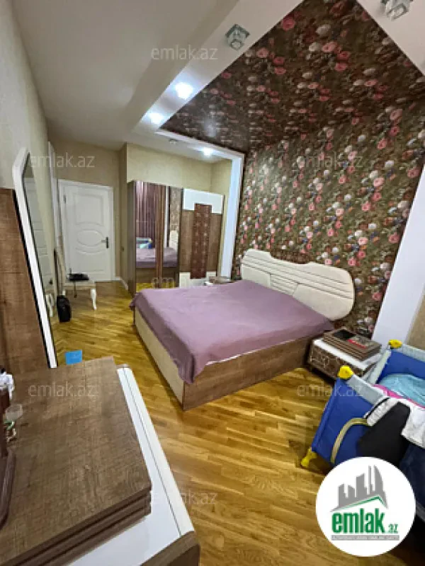 Satılır 3 otaqlı yeni tikili 130 m²