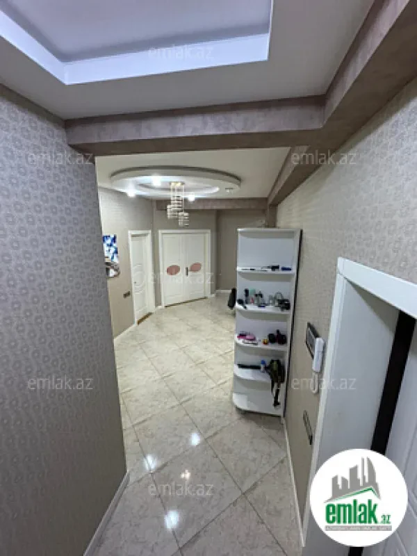 Satılır 3 otaqlı yeni tikili 130 m²