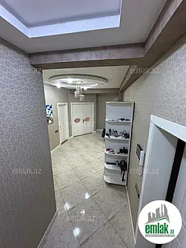 Satılır 3 otaqlı yeni tikili 130 m²